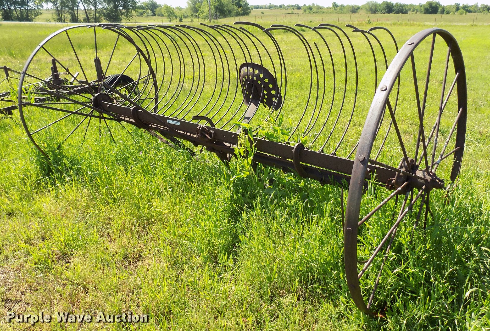 Hay rake in Skiatook, OK Item FO9803 sold Purple Wave