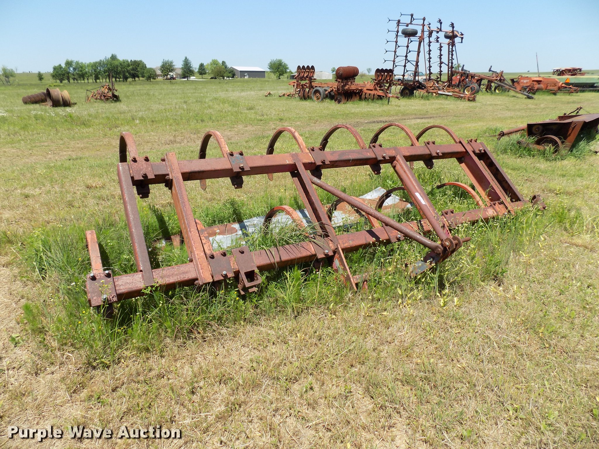 MasseyFerguson chisel plow in Skiatook, OK Item FO9909 sold Purple Wave