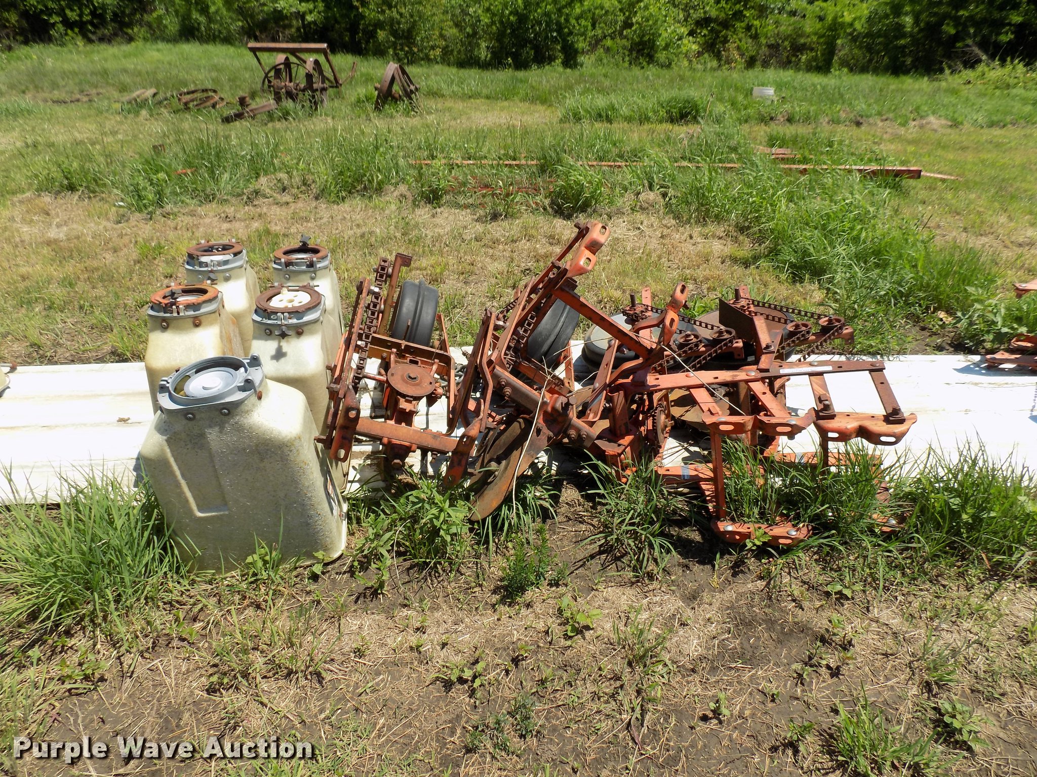 Allis Chalmers planter parts in Skiatook, OK | Item FO9939 sold