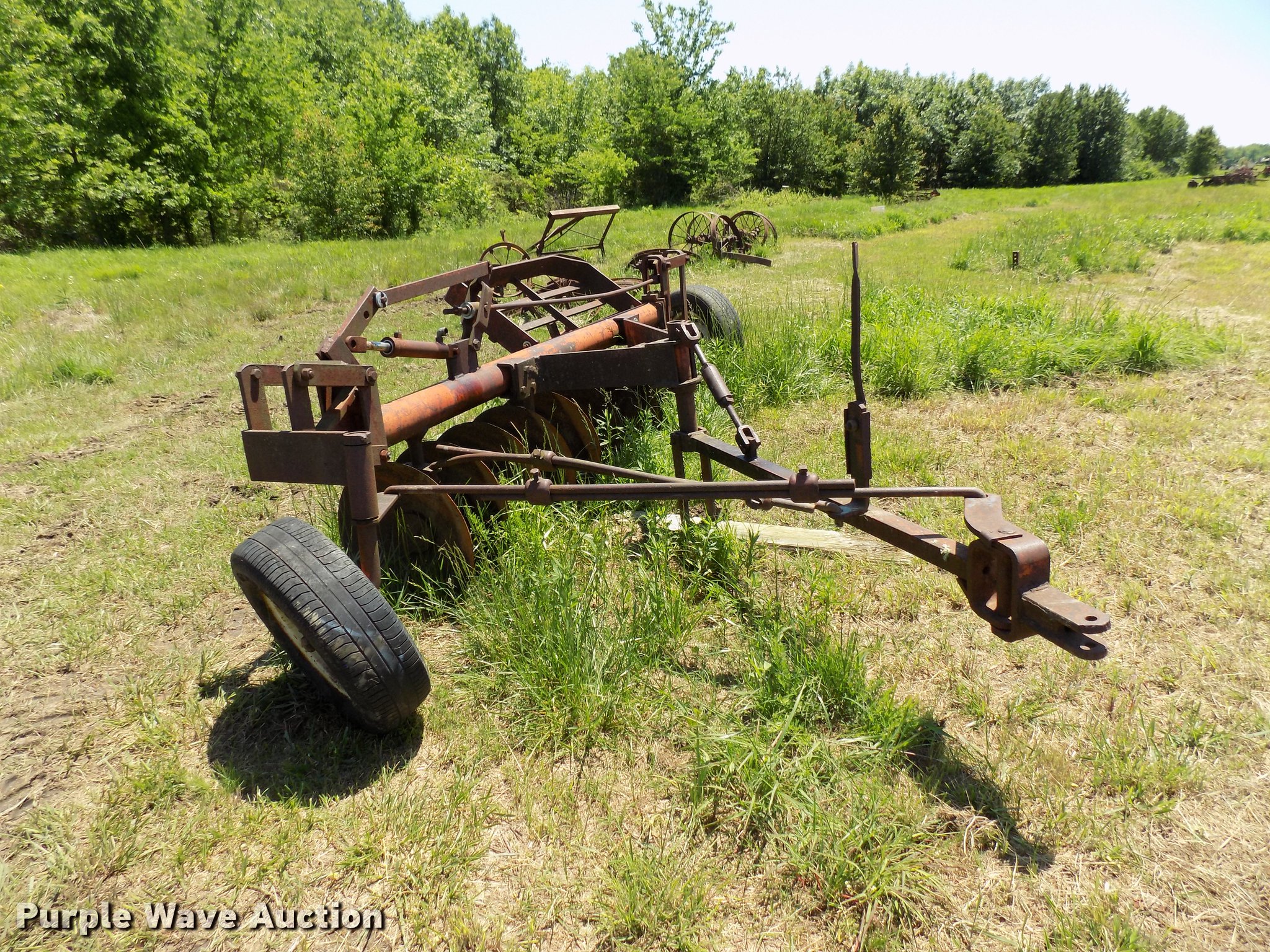 Oneway plow in Skiatook, OK Item FO9945 sold Purple Wave