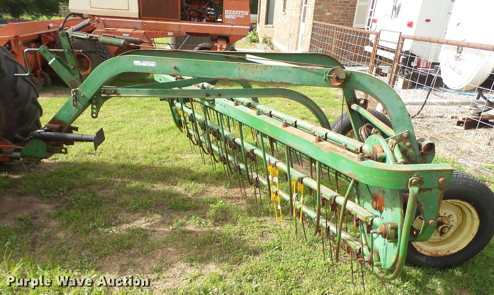 (2) John Deere hay rakes in Lawton, OK Item FS9532 sold Purple Wave