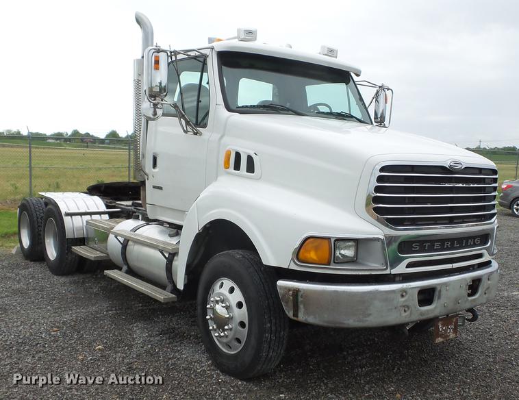 image for item CD9611 2005 Sterling L-Line semi truck
