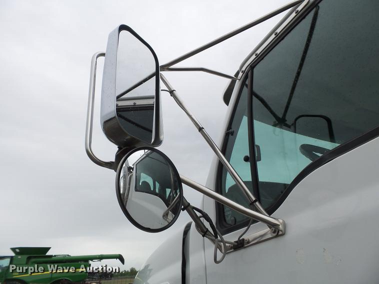 image for item CD9611 2005 Sterling L-Line semi truck