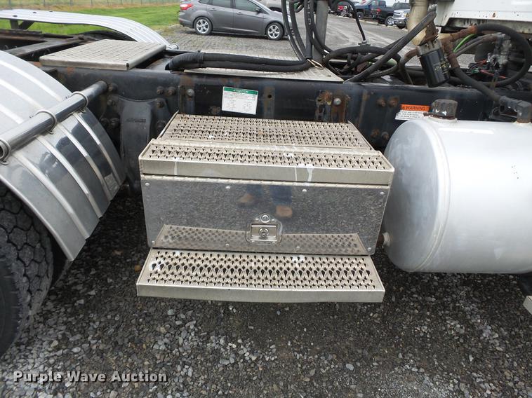 image for item CD9611 2005 Sterling L-Line semi truck