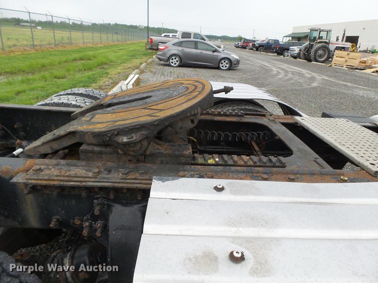 image for item CD9611 2005 Sterling L-Line semi truck