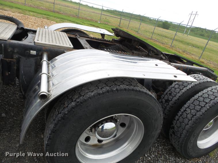 image for item CD9611 2005 Sterling L-Line semi truck