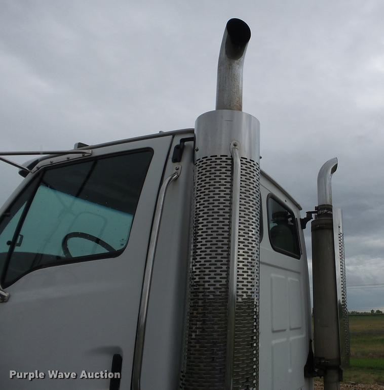 image for item CD9611 2005 Sterling L-Line semi truck