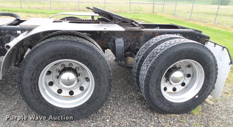 image for item CD9611 2005 Sterling L-Line semi truck