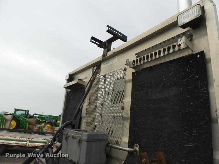 image for item CD9614 2005 Volvo VN semi truck