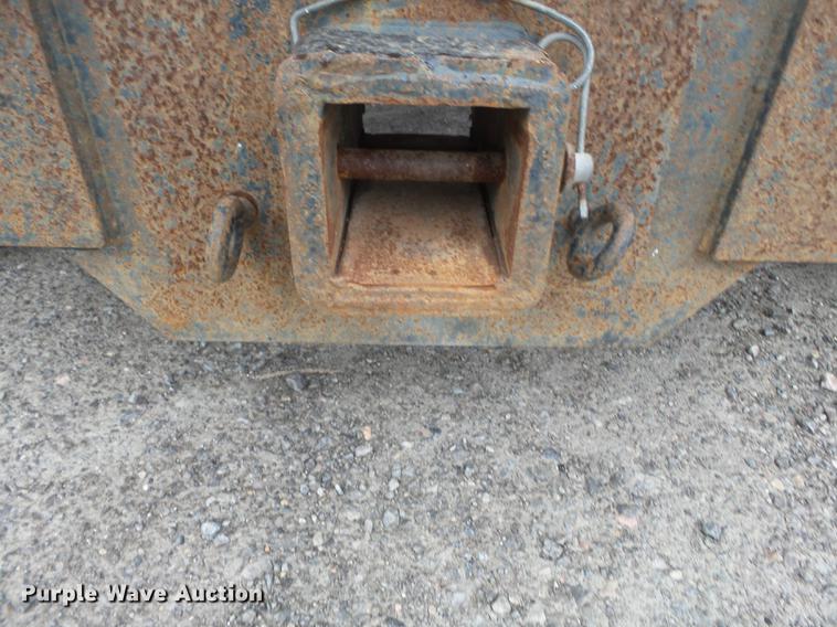 image for item CD9614 2005 Volvo VN semi truck