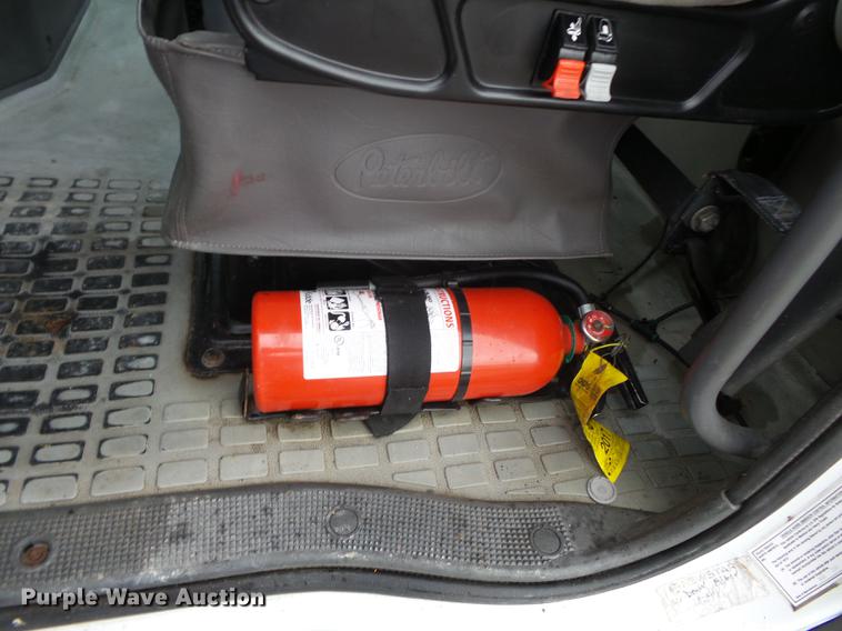 image for item CD9614 2005 Volvo VN semi truck