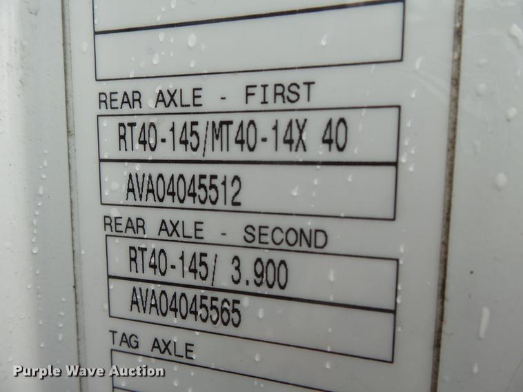 image for item CD9614 2005 Volvo VN semi truck