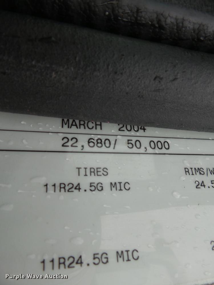 image for item CD9614 2005 Volvo VN semi truck