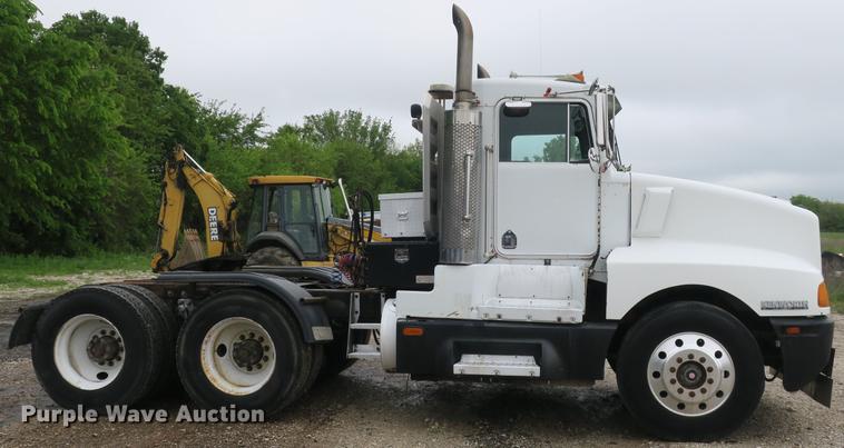 image for item DB8782 1989 Kenworth semi truck