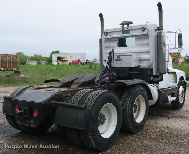 image for item DB8782 1989 Kenworth semi truck