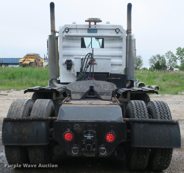 image for item DB8782 1989 Kenworth semi truck