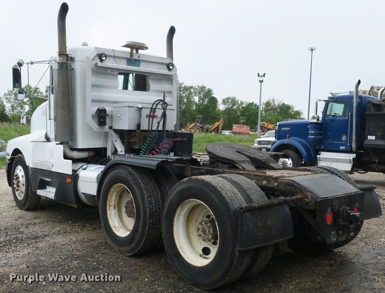 image for item DB8782 1989 Kenworth semi truck