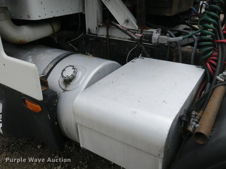 image for item DB8782 1989 Kenworth semi truck