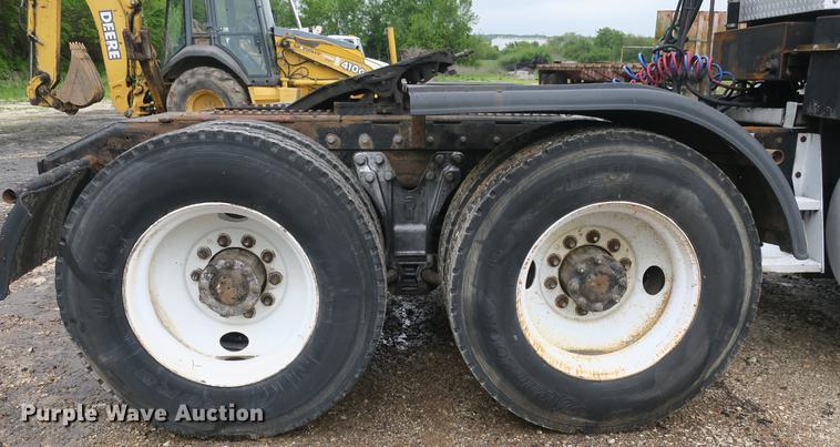 image for item DB8782 1989 Kenworth semi truck