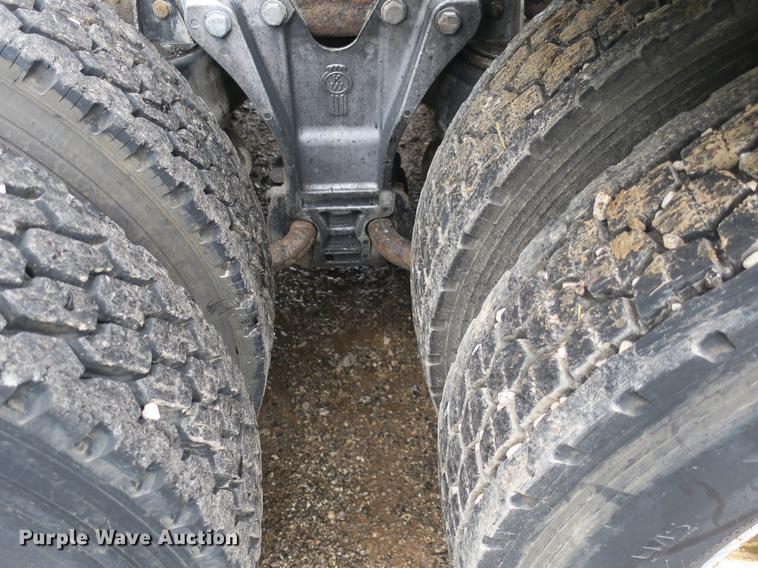 image for item DB8782 1989 Kenworth semi truck