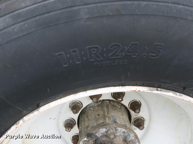 image for item DB8782 1989 Kenworth semi truck