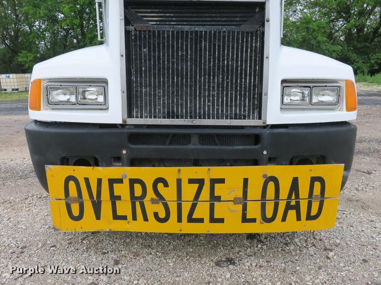 image for item DB8782 1989 Kenworth semi truck