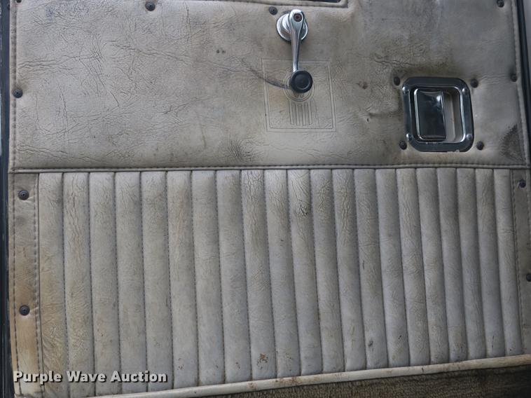 image for item DB8782 1989 Kenworth semi truck