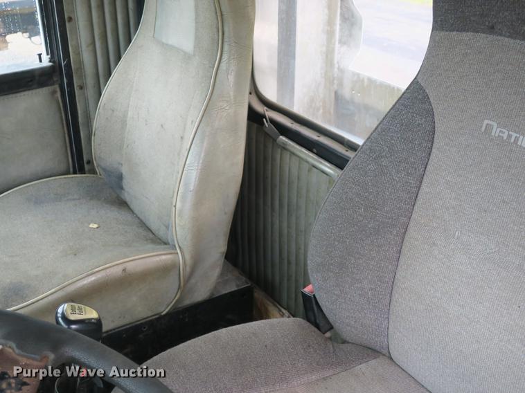 image for item DB8782 1989 Kenworth semi truck