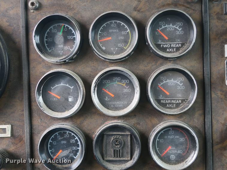 image for item DB8782 1989 Kenworth semi truck