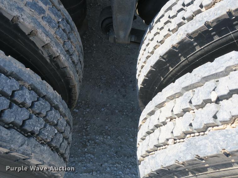 image for item DB8806 1991 Freightliner FLD semi truck