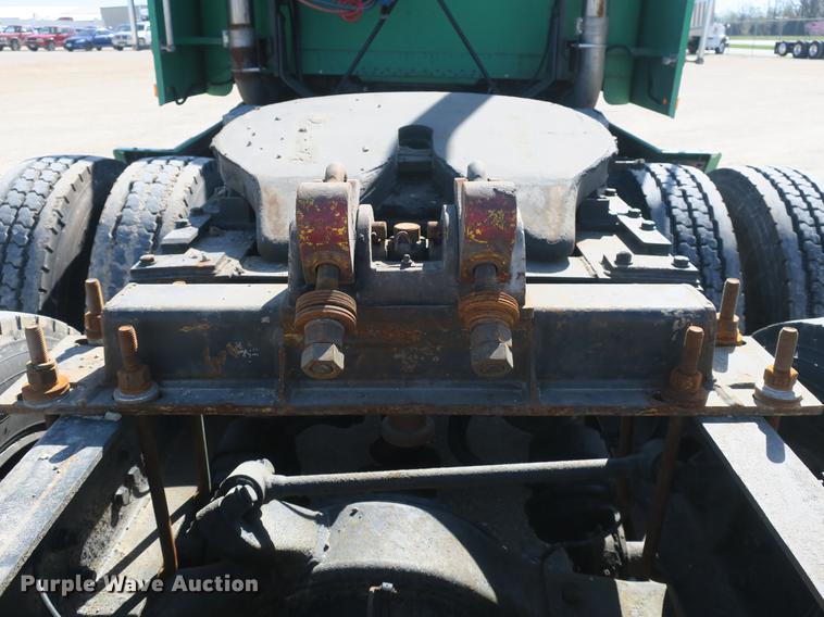 image for item DB8806 1991 Freightliner FLD semi truck