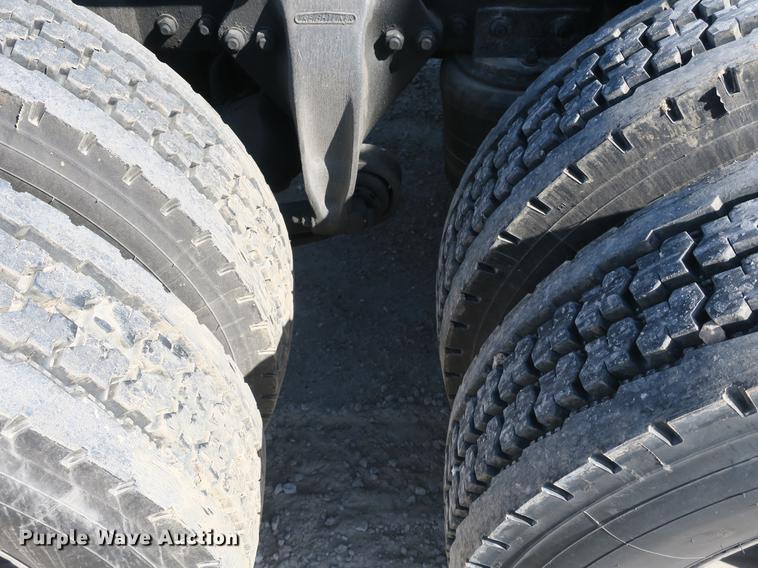 image for item DB8806 1991 Freightliner FLD semi truck