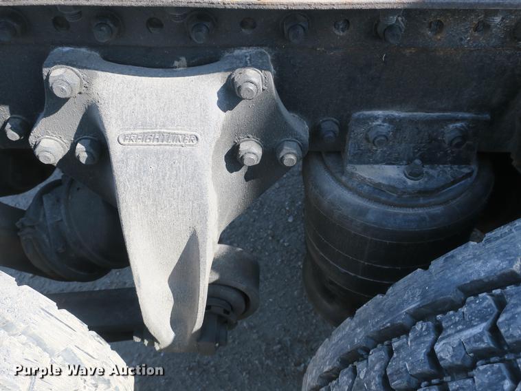 image for item DB8806 1991 Freightliner FLD semi truck