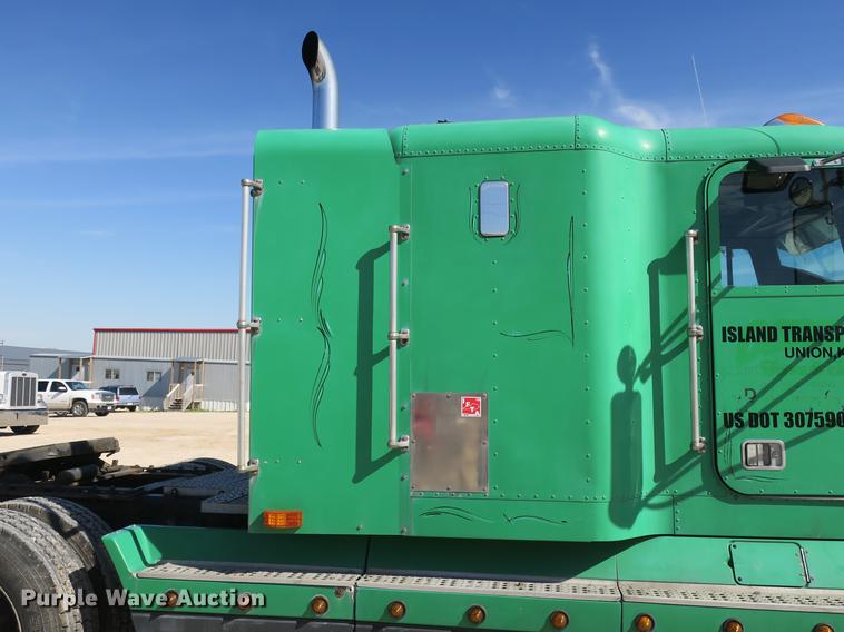 image for item DB8806 1991 Freightliner FLD semi truck