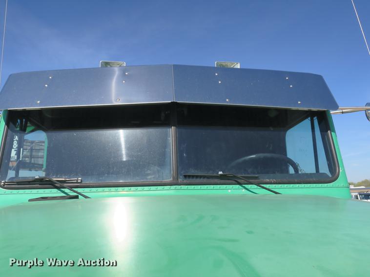 image for item DB8806 1991 Freightliner FLD semi truck