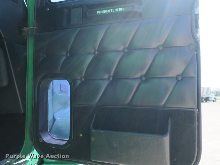 image for item DB8806 1991 Freightliner FLD semi truck