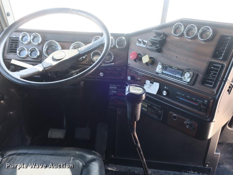 image for item DB8806 1991 Freightliner FLD semi truck