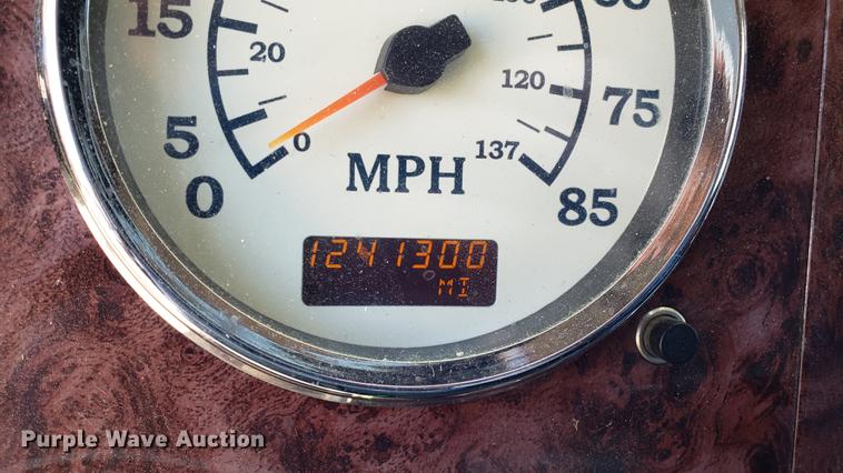 image for item DD4706 2007 International 9400i semi truck