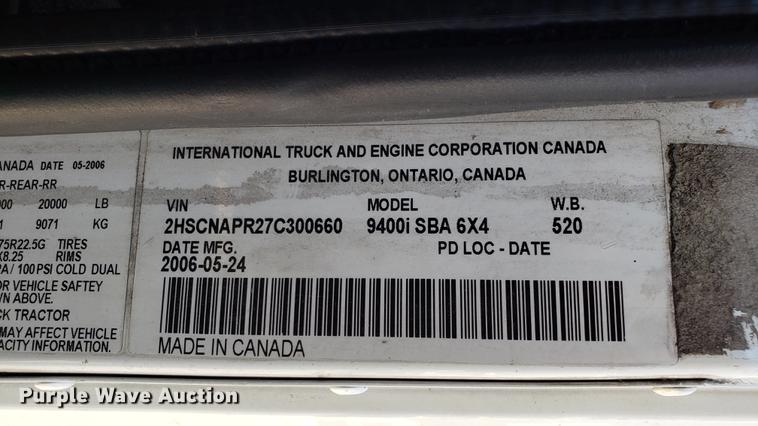image for item DD4706 2007 International 9400i semi truck