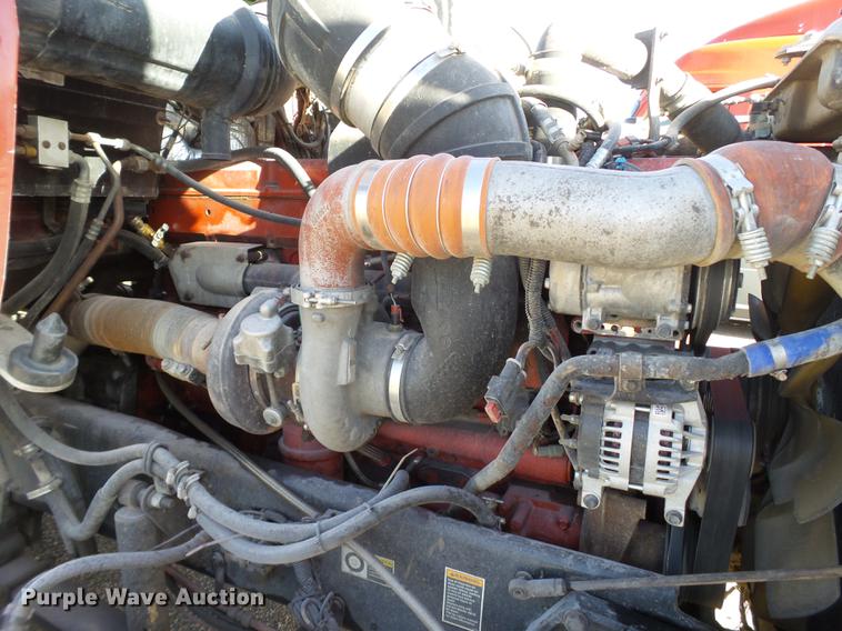 image for item DE1392 2005 Kenworth T600 semi truck