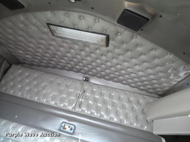 image for item DE1392 2005 Kenworth T600 semi truck