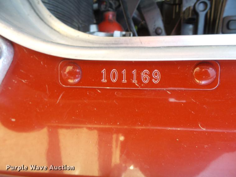 image for item DE1392 2005 Kenworth T600 semi truck