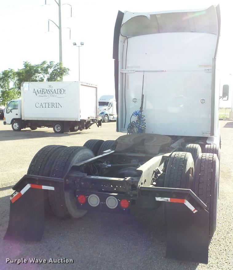 image for item DE1393 2012 Kenworth T660 semi truck