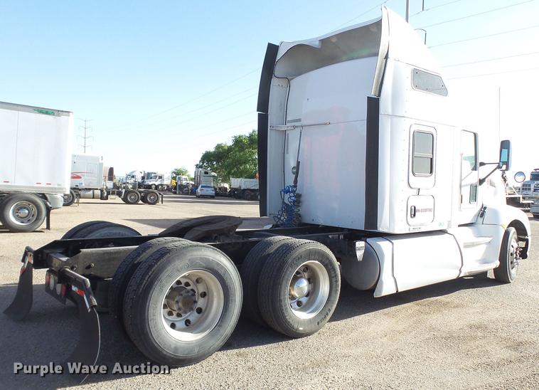 image for item DE1393 2012 Kenworth T660 semi truck