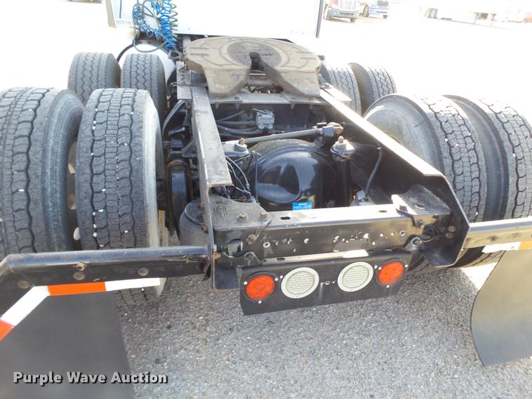 image for item DE1393 2012 Kenworth T660 semi truck