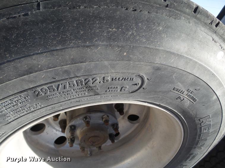 image for item DE1393 2012 Kenworth T660 semi truck