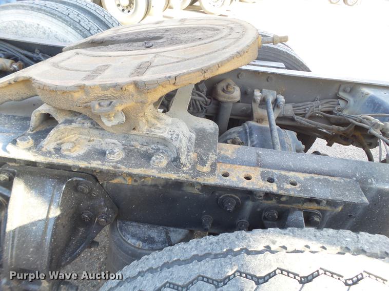 image for item DE1393 2012 Kenworth T660 semi truck