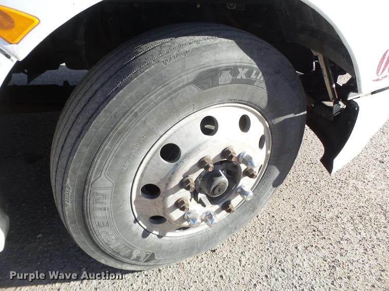 image for item DE1393 2012 Kenworth T660 semi truck