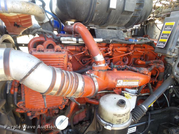 image for item DE1393 2012 Kenworth T660 semi truck