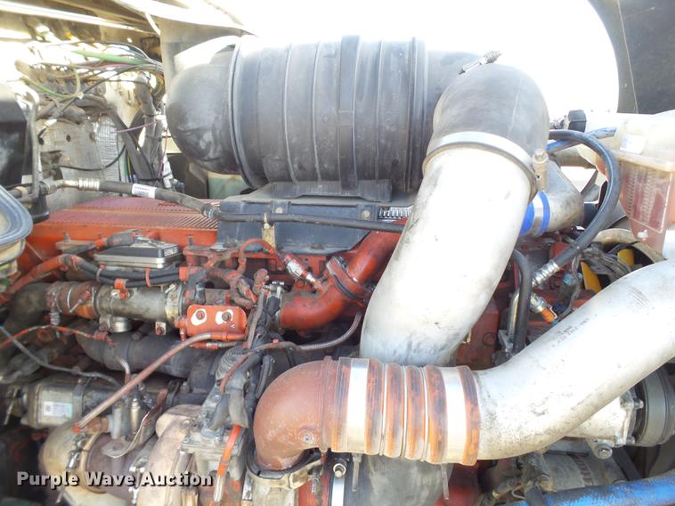 image for item DE1393 2012 Kenworth T660 semi truck